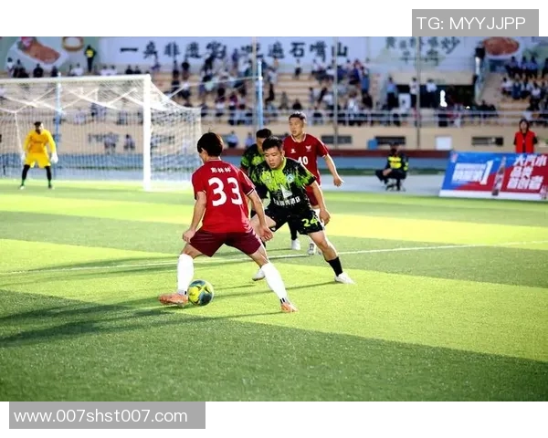 戈登闪耀绿茵场足球明星进球背后的故事与荣耀