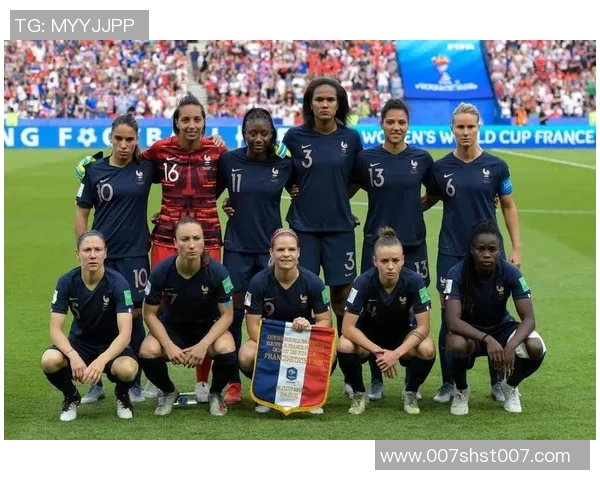 法国足球明星的女友们:揭开她们背后的故事与魅力